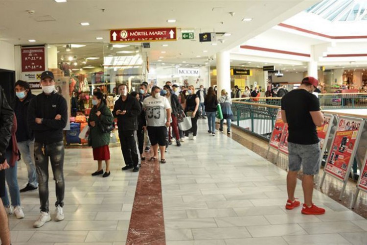 AB'de perakende satışlar düştü