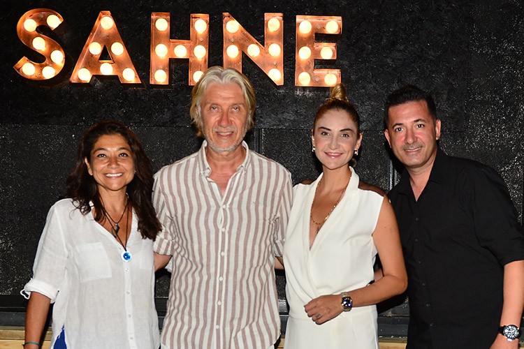 Üzüm Kızı Sahne, misafirlerine unutulmaz anlar yaşatmaya devam ediyor