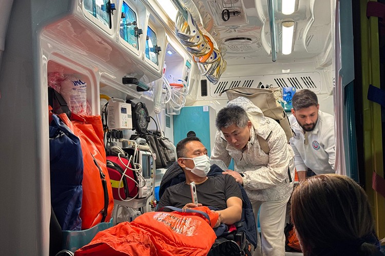 "KAIROS" gemisinden kurtarılan 25 personel Kocaeli'ne getirildi