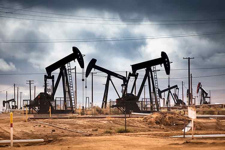 ABD petrol fiyatı tahminini yukarı yönlü revize etti