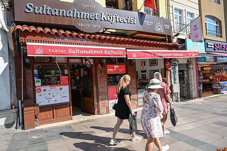 Tarihi Yarımada'nın asırlık çınarı: "Sultanahmet Köftecisi"