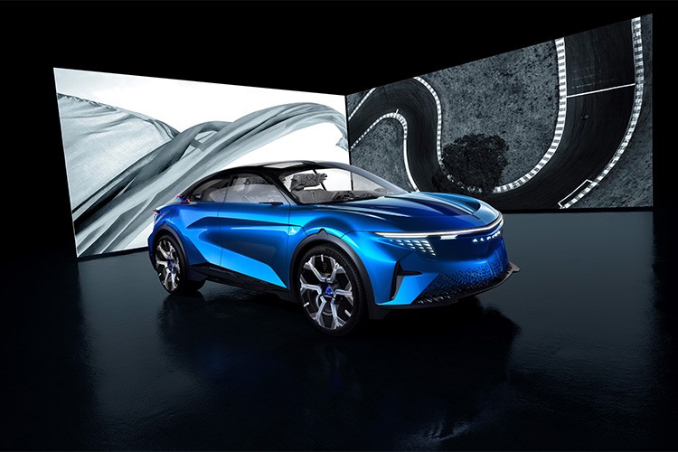 Alpine A390 ilk kez. sahneye çıktı