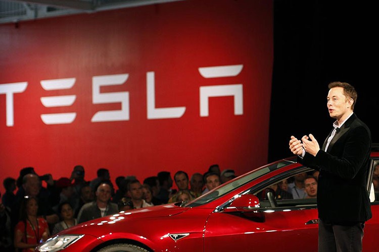 Elon Musk ve Tesla nasıl başarılı oldu?