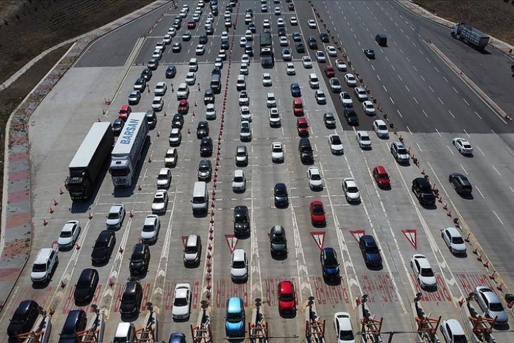 Kara taşıtları 2021'de 329,6 milyar kilometre yol katetti