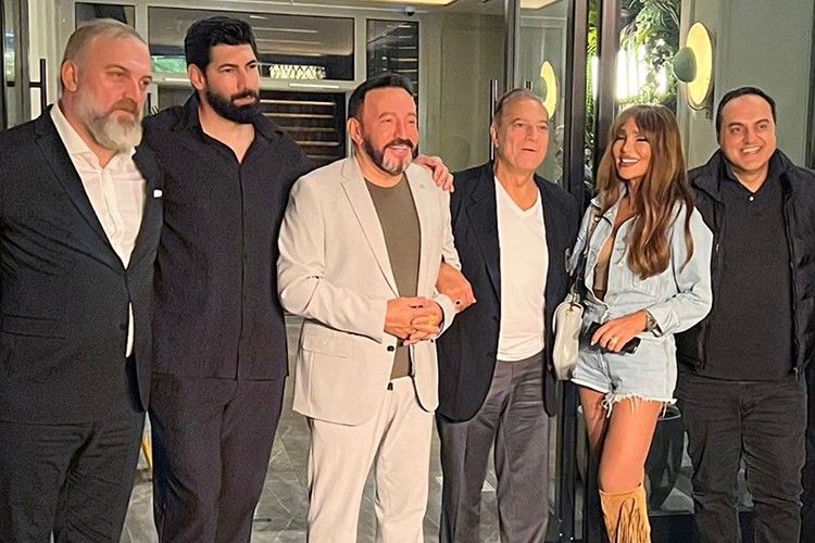 Ünlüleri Buluşturan Davet