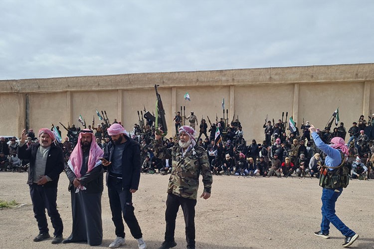 Arap Sünni aşiretlerden Suriye'deki yeni yönetime destek