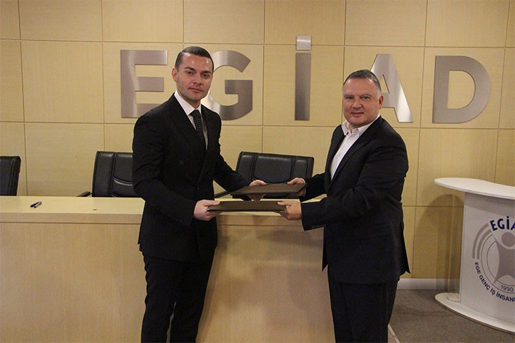 EGİAD ile Yeşeren Sakız Ağaçları