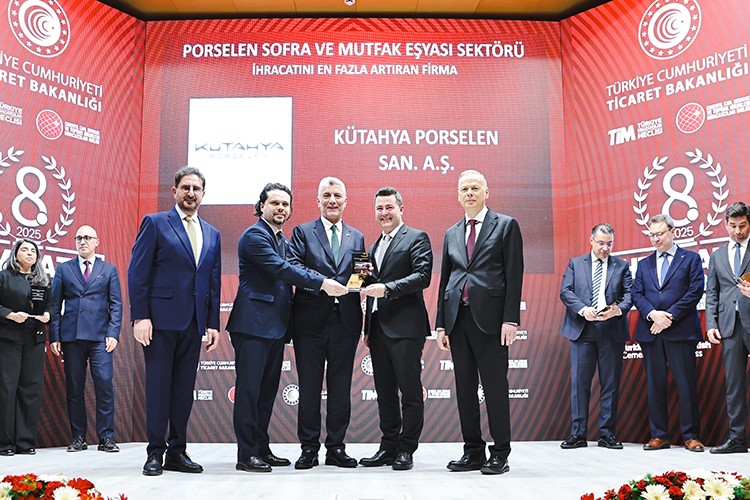 İhracat artişi rekoru bir kez daha Kütahya Porselen'de