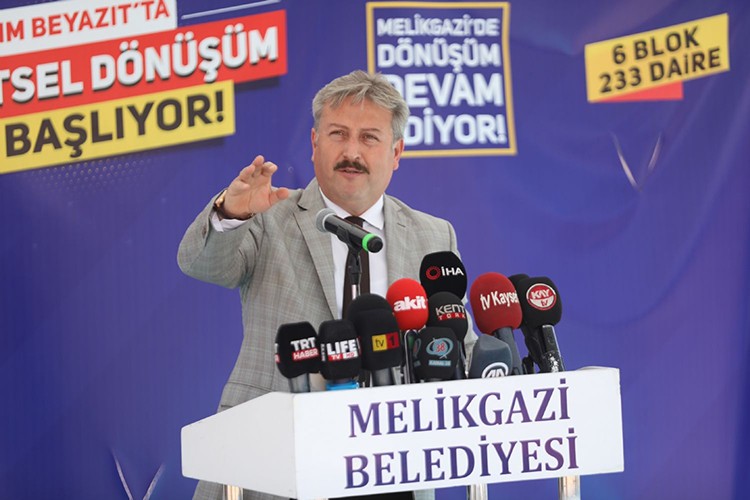 6 Bloktan Oluşan 233 Daire İçin İlk Kazma Vuruldu