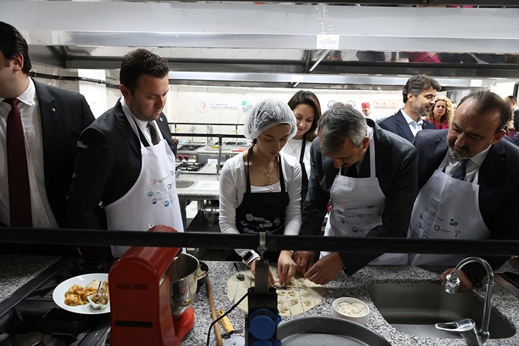 Tava ciğeri meşhur Edirne diğer lezzetlerini de tanıtma çabasında
