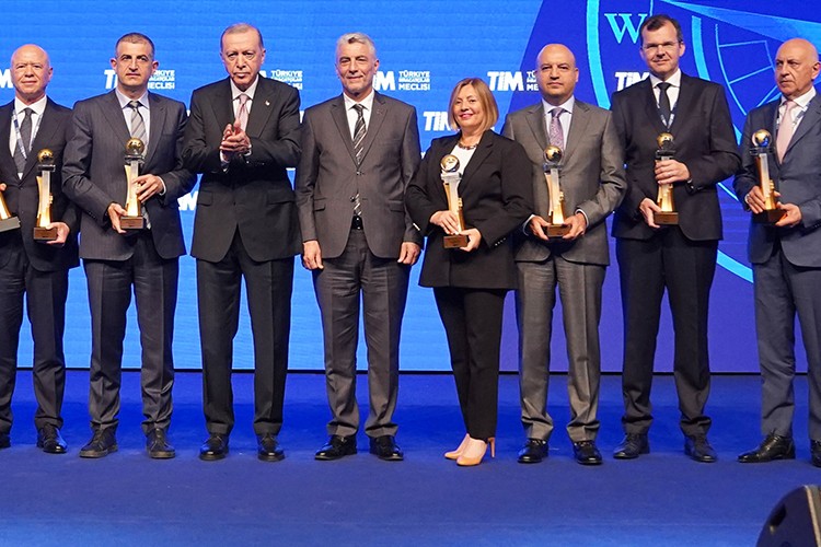 TİM'den Toyota Otomotiv Sanayi Türkiye'ye İhracat Ödülü