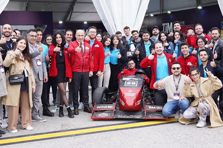 TİM standındaki projeler gençlerin ilgi odağı oldu