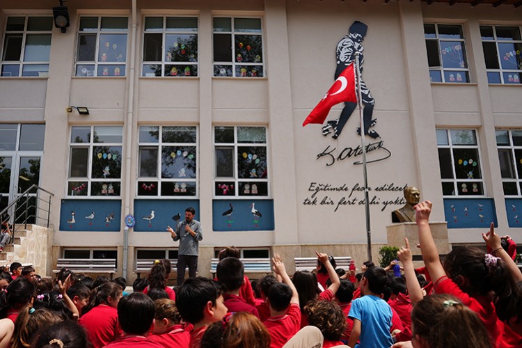 "Doğaya Kanat Açan Okullar" projesiyle çevre bilincini artırıyor