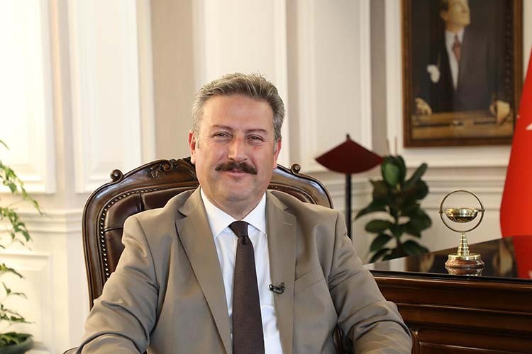 "Açılan işyerleri büyümenin ifadesidir"