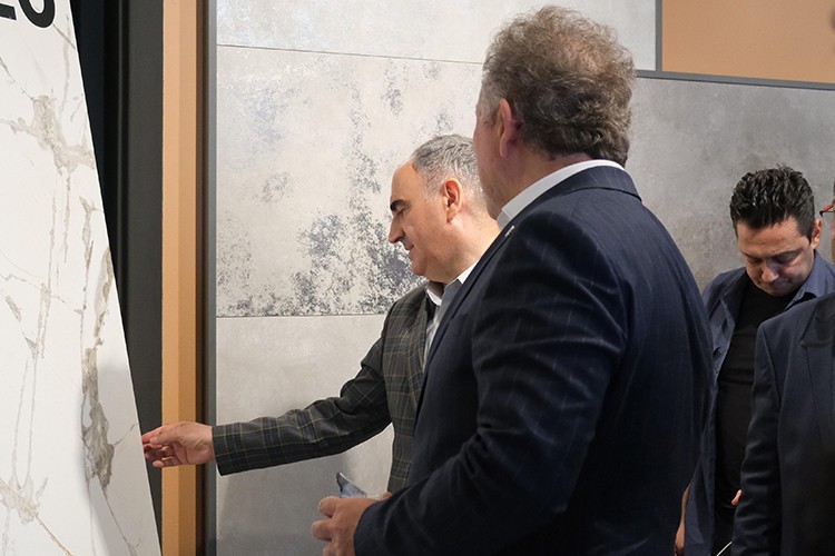 NG Kütahya Seramik, yeni nesil mağazalarıyla müşterilerine çok farklı deneyimler sunuyor