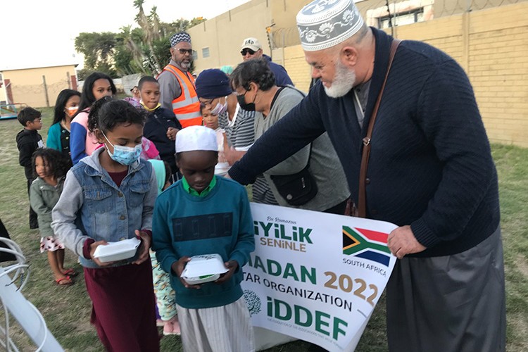 İDDEF'ten Güney Afrika'da Osmanlı İftarı