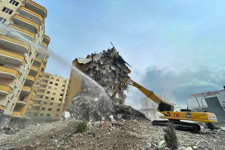 Osmaniye'de kalıcı konutlar için ilk kazma bu ay vurulacak