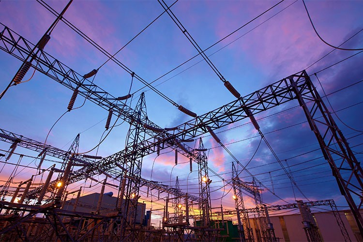 İletim şebekelerine her yıl en az 1 milyar dolar yatırım gerekiyor