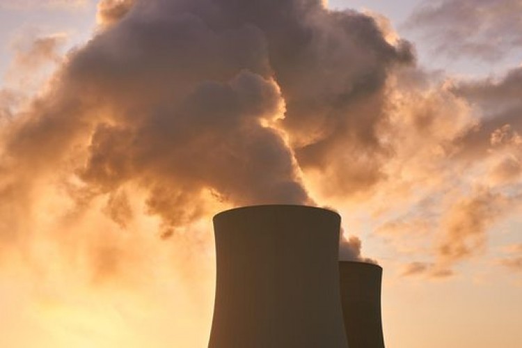 İngiltere'de nükleer santraller için yatırım