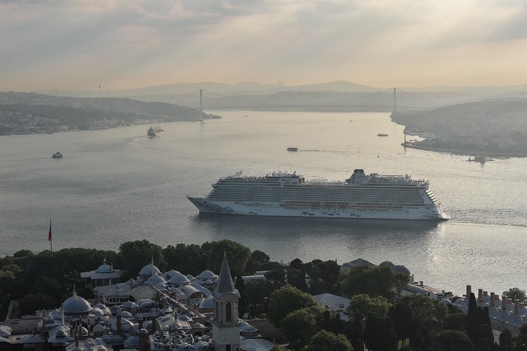 AROYA Cruise yeniden Akdeniz'de