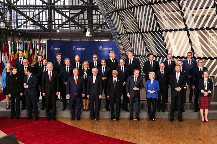 AB Liderler Zirvesi Brüksel'de başladı