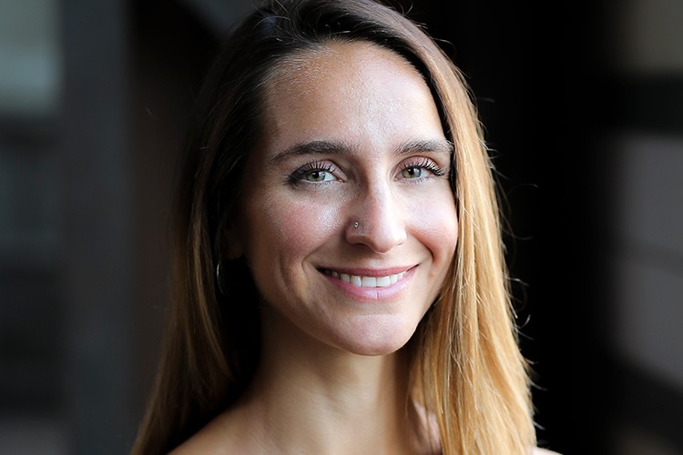 Kadının katılımı yok...