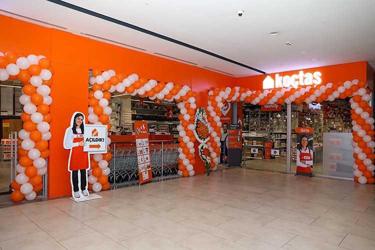 Koçtaş yılda 700 binden fazla ürünü kamp tutkunlarıyla buluşturuyor