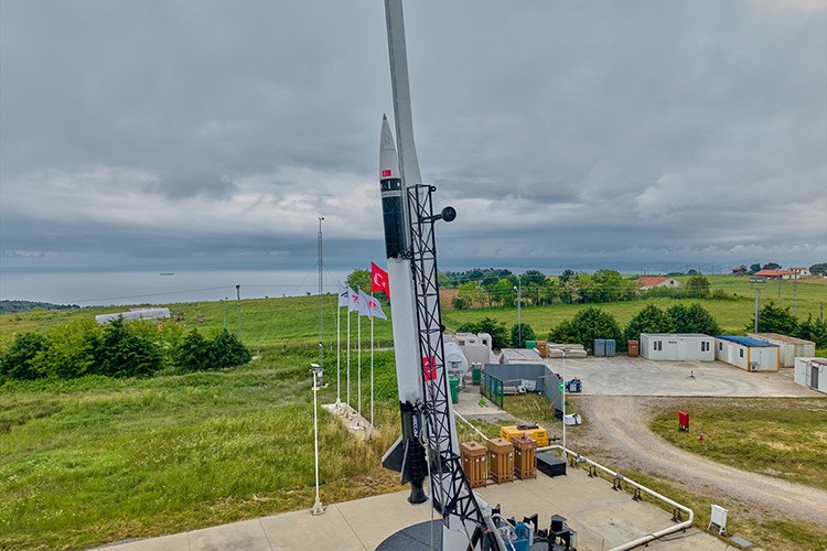 200 kilometre irtifayı geçerek rekor kırdı