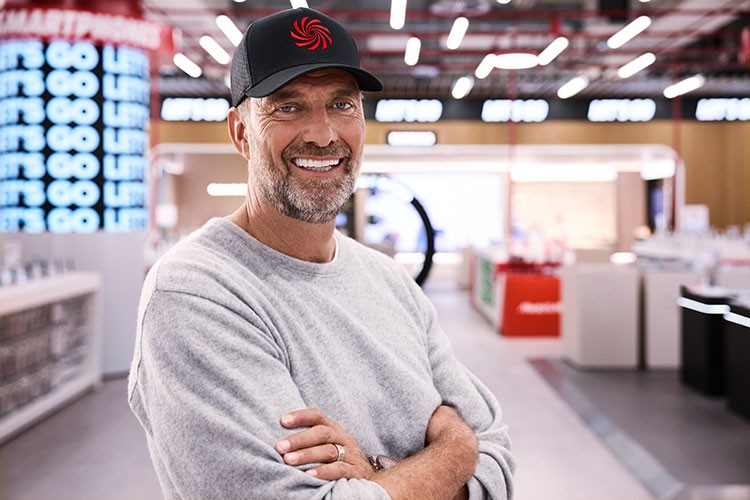 Jürgen Klopp'tan yenilenmiş telefona destek