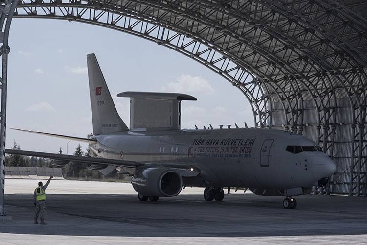 "Bilinmeyen ufkun çelik kanatlı habercileri" HİK uçakları