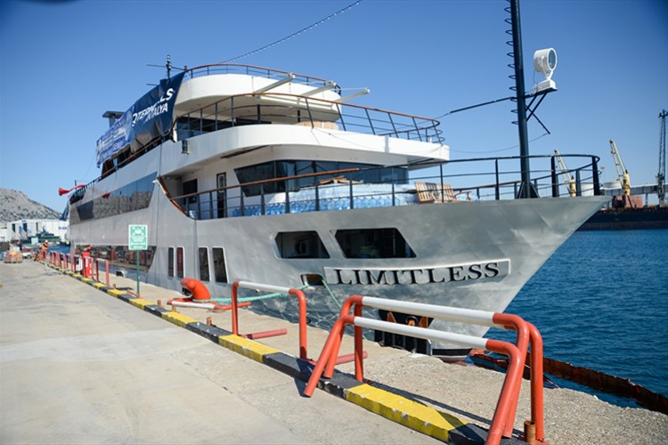 Antalya'dan yolcu gemisiyle yardım gönderilecek