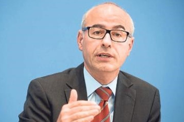 Almanya'da yatırımcı güveni beklentilerin üzerinde arttı