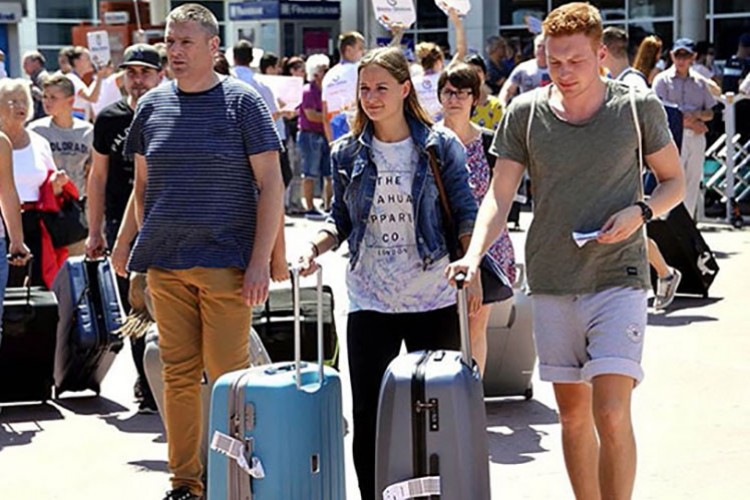 Turistler, Tatil Fırsatları için Dijitalde Araştırmalara Hız Verdi