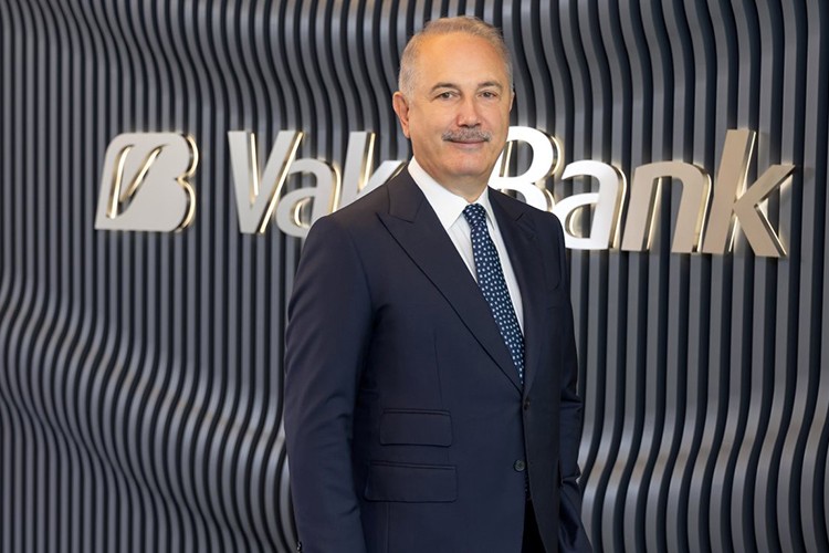 VakıfBank, 300 milyon dolarlık kredi sağladı