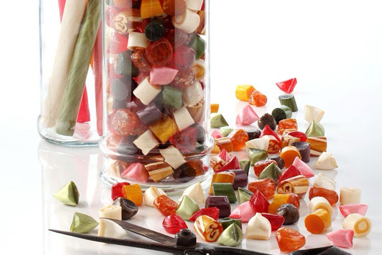 Bir Küçük Akide Kim Bilir İçinde Ne Sırlar Saklar