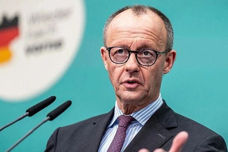 "ABD ve Çin'in, teknolojiy tek başına belirlemesine izin veremeyiz"