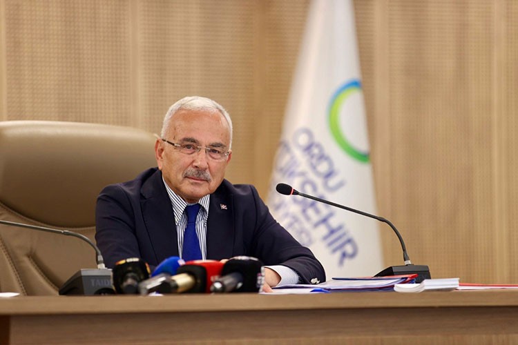 Fındık için savaşıyor