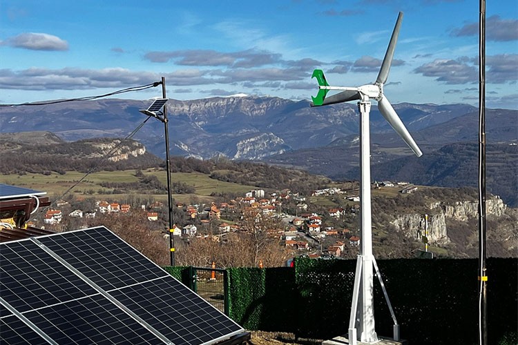 Rüzgar türbinleri ihtiyaç alanlarında 5 saatte kurulabiliyor