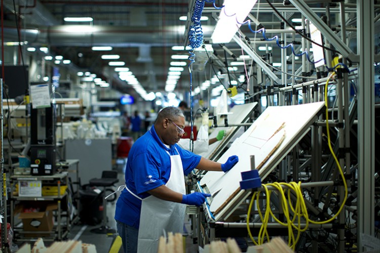 Üretim arttı, istihdam azaldı