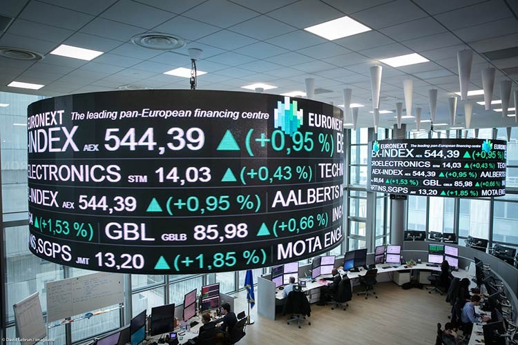 Avrupa borsaları enerji ve enflasyon endişeleriyle haftayı düşüşle kapattı