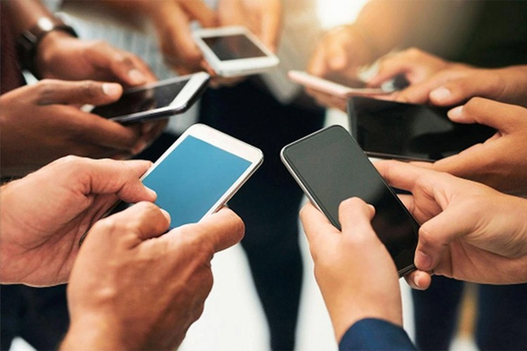"Cep telefonu kiralama talebi yüzde 40 artar"