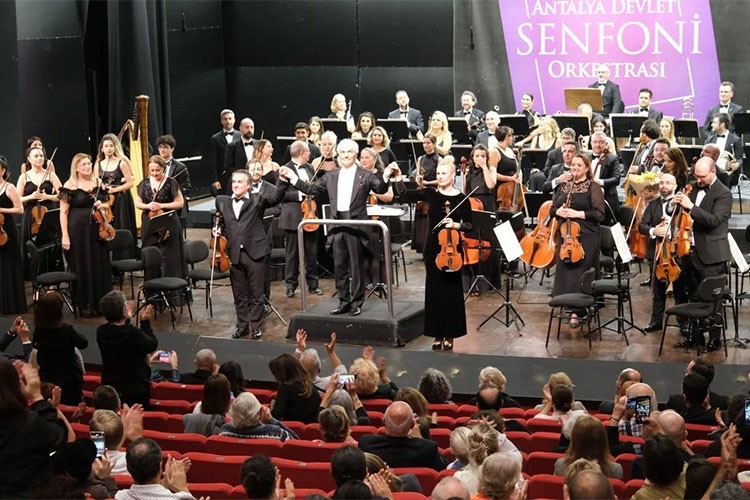Antalya Devlet Senfoni Orkestrası, "Yaylı Çalgılar Konseri" verecek