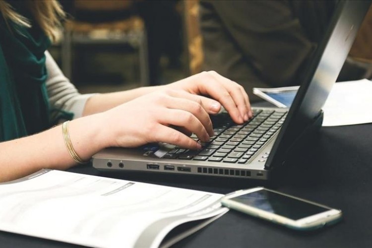 Çalışanlar tatmin edici maaş ve prim sistemine göre yeni iş fırsatlarını değerlendiriyor