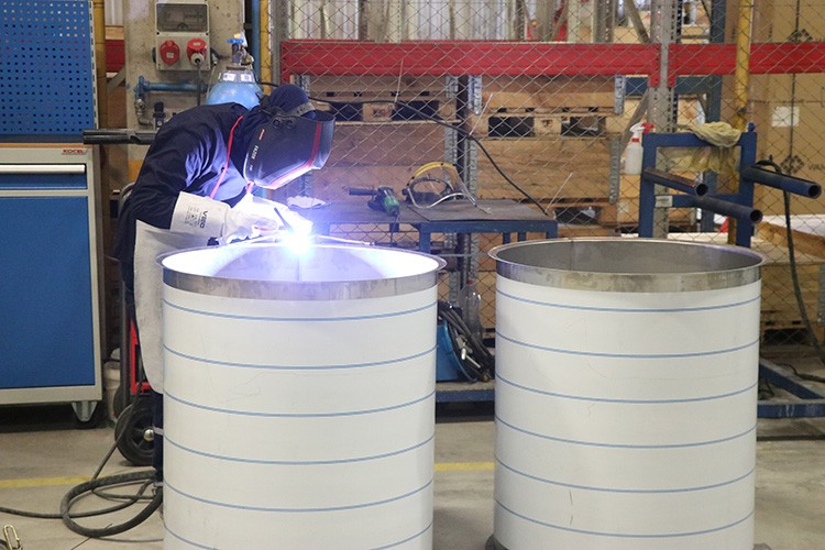 Kaynak işleri kadınlardan soruluyor