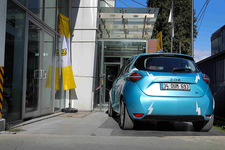 "Şirket Araçları ve Kiralık Araçlar Hızla Elektriklileşecek"