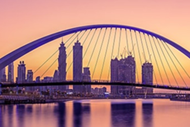 Emirates ile Dubai'ye uçarak 5 yıldızlı lüks bir otelde ücretsiz konaklamanın keyfini çıkarın