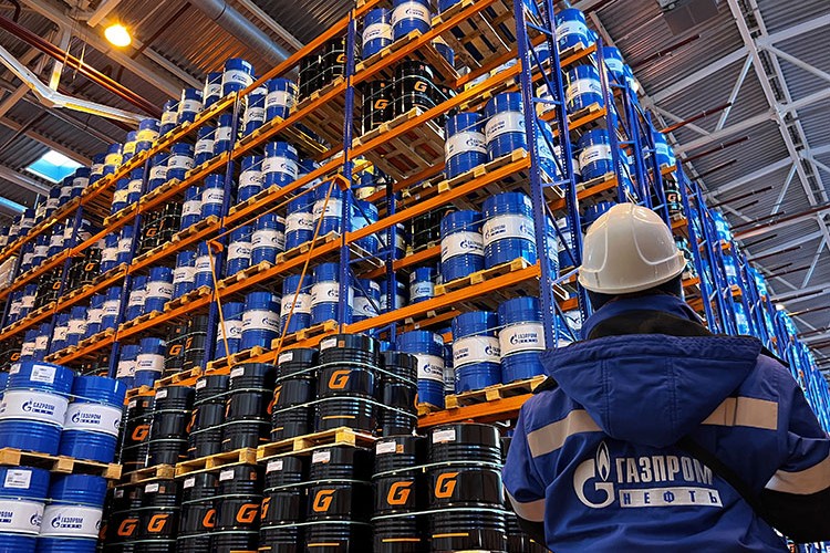 Rus Ural petrolünün varil fiyatı 80 doların üzerine çıktı