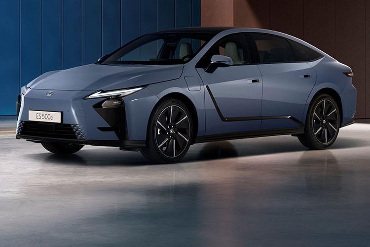 Sedan Modelinin Avrupa Prömiyerini Gerçekleştirdi