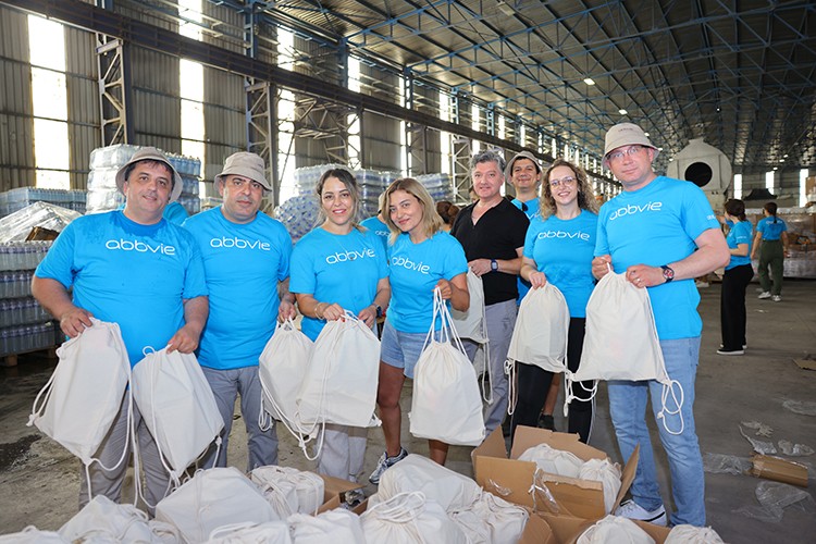 AbbVie Türkiye Gönüllüleri depremzedelerin yanındaydı