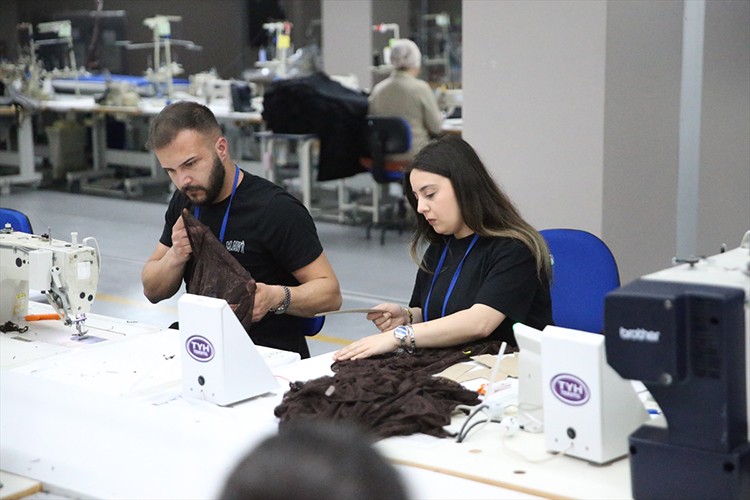 Tekstil sektörünün eleman ihtiyacı istihdam garantili kursla çözülüyor